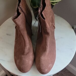 Elegant Brown Suede Ankle Booties